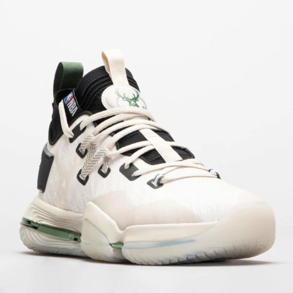 chaussures de basket NBA Milwaukee grande pointure