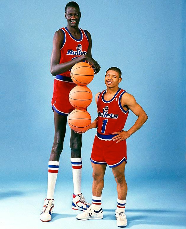 Manute Bol plus grands basketteurs