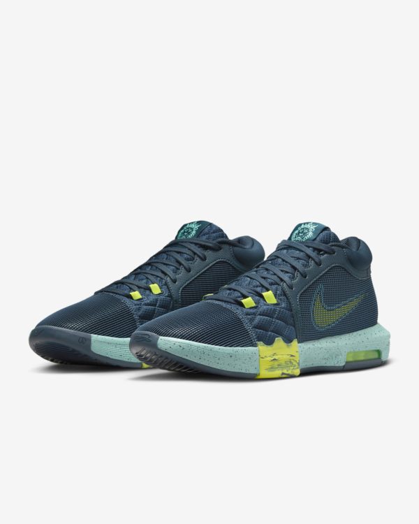 LeBron Witness 8 grande pointure jusqu'au 51,5